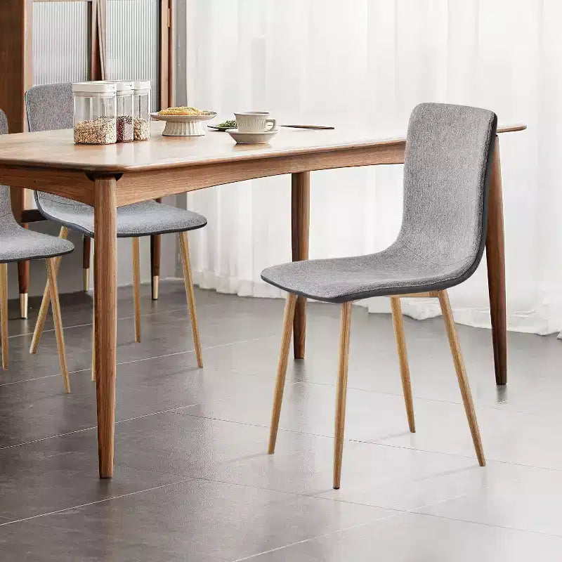 Set di 4 sedie da pranzo grigie e nere, seduta in tessuto con schienale medio e schienale in PU con gambe in metallo effetto rovere