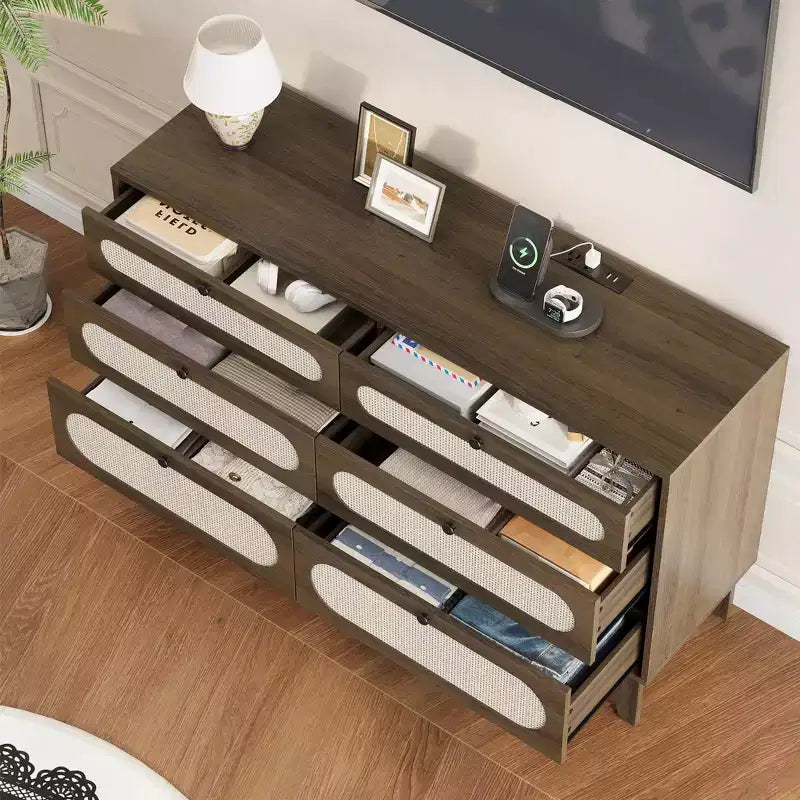 Comò in rattan a 6 cassetti con presa di corrente, colore legno scuro e legno, stile boho, 1 persona