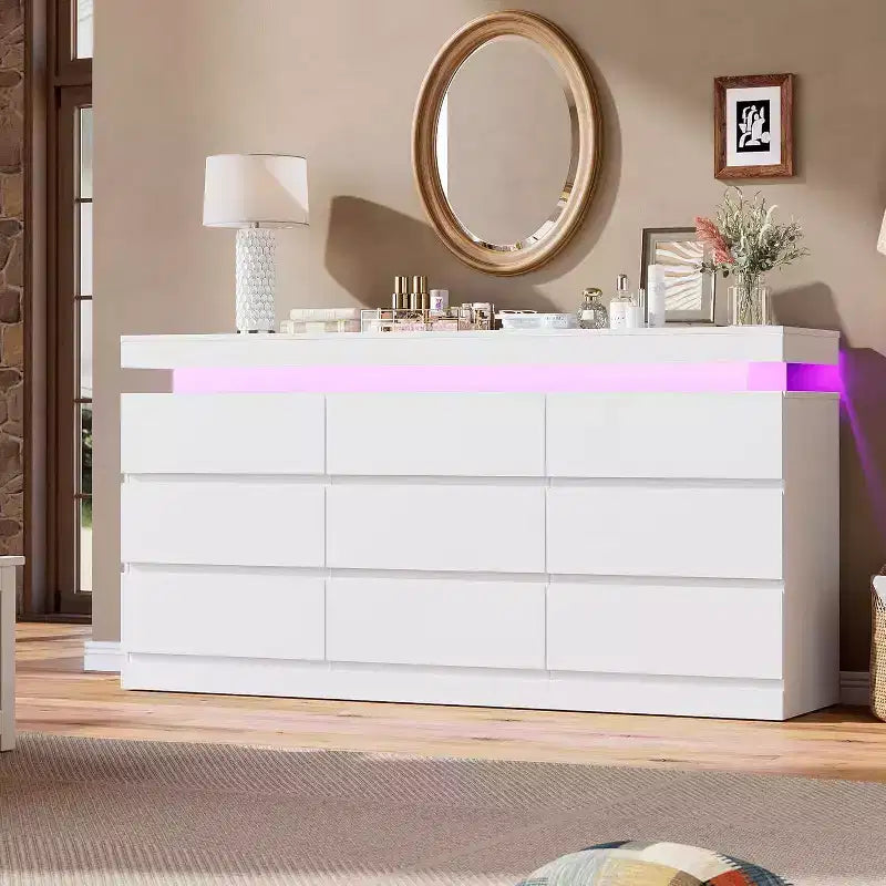 Cassettiera moderna 63" in bianco e nero a 9 cassetti con luci LED e stazione di ricarica