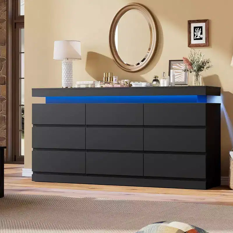 Cassettiera moderna 63" in bianco e nero a 9 cassetti con luci LED e stazione di ricarica