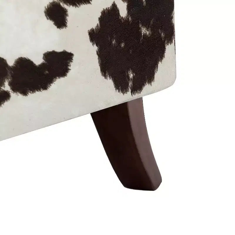 Poltrona a pozzetto con rifiniture borchiate, vari colori, set da 2, 1 posto